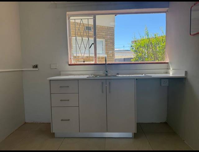 1 BEDROOM PROPERTY TO RENT IN CHRISMAR